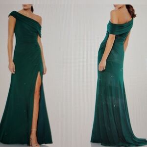 Mac Duggal Green One Shoulder Slit Gown